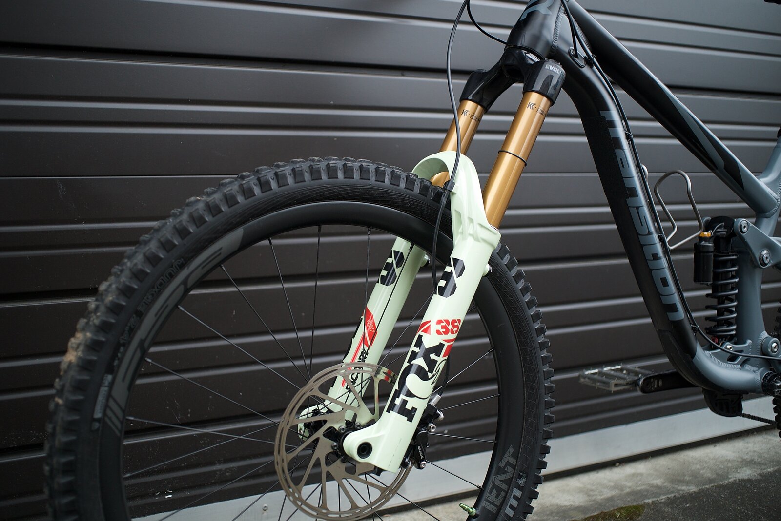 Fox 38 fork for sale hotsell
